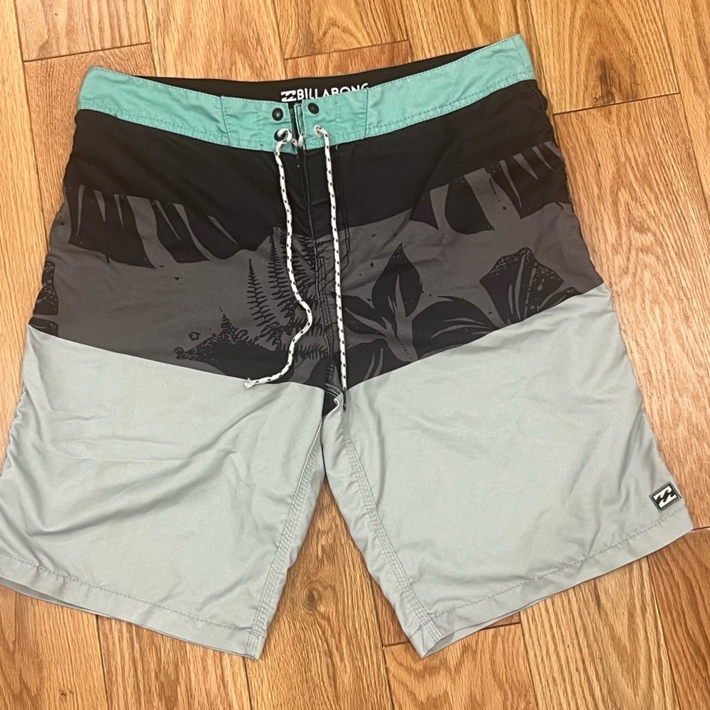 Men’s Billabong Board Shorts